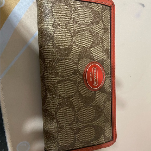 Used coach wallet - Picture 2 of 5